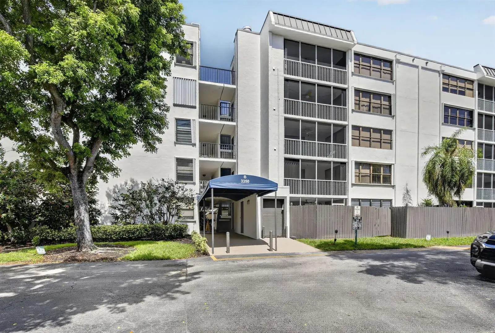 3 bedroom 2 bath Residential for sale at 3350 NE 192ND Street # B, Aventura FL 33180