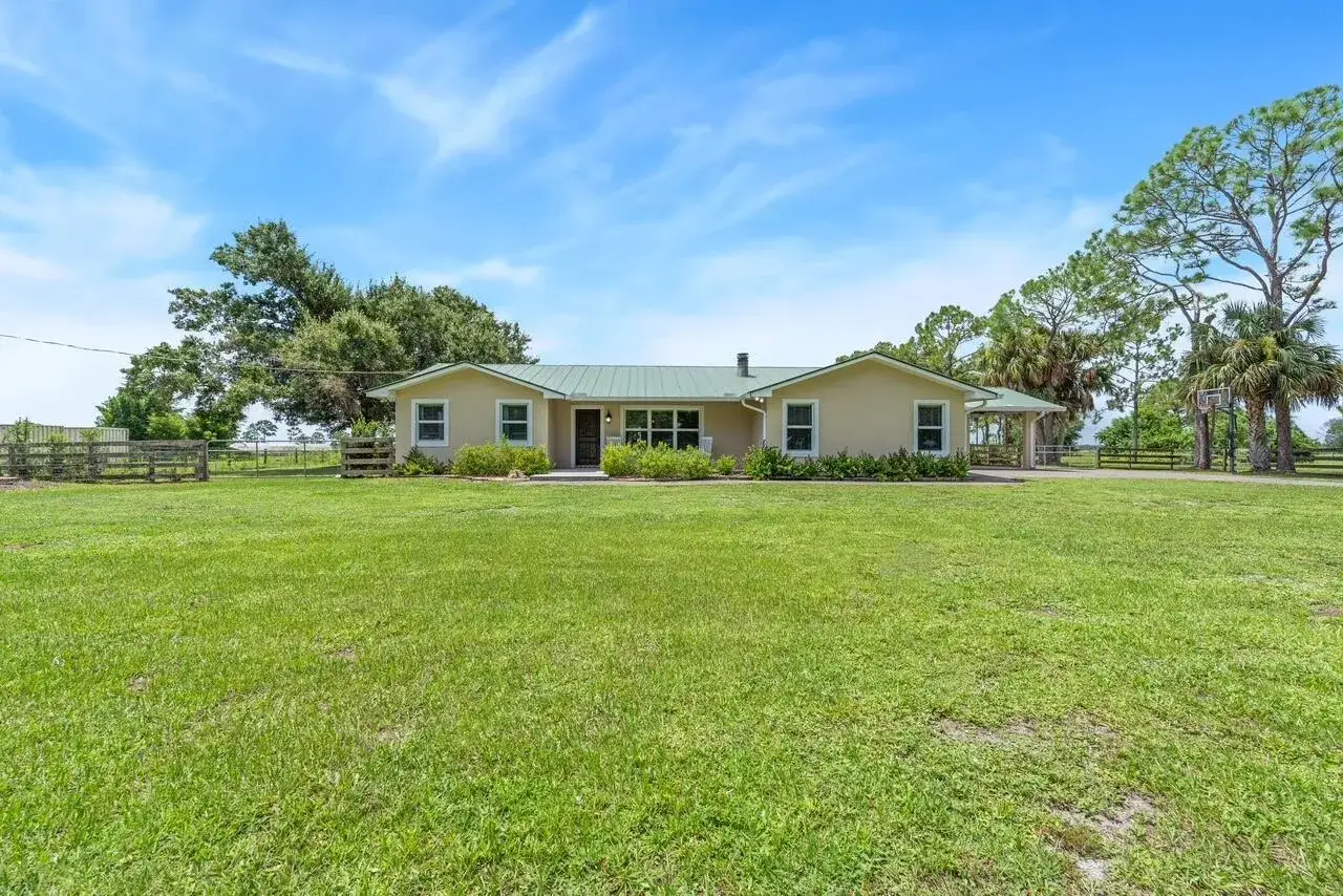 3 bedroom 2 bath Residential for sale at 15700 SW PALOMINO Street, FL 34956