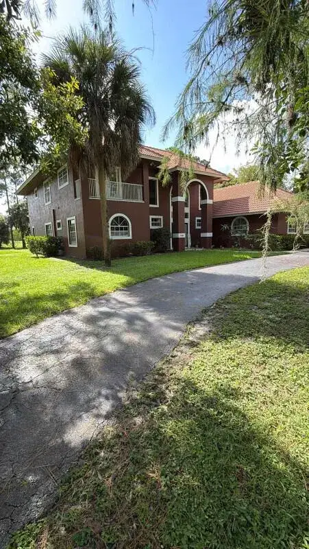 4 bedroom 3 bath Residential for sale at 827 Squire Drive, Wellington FL 33414