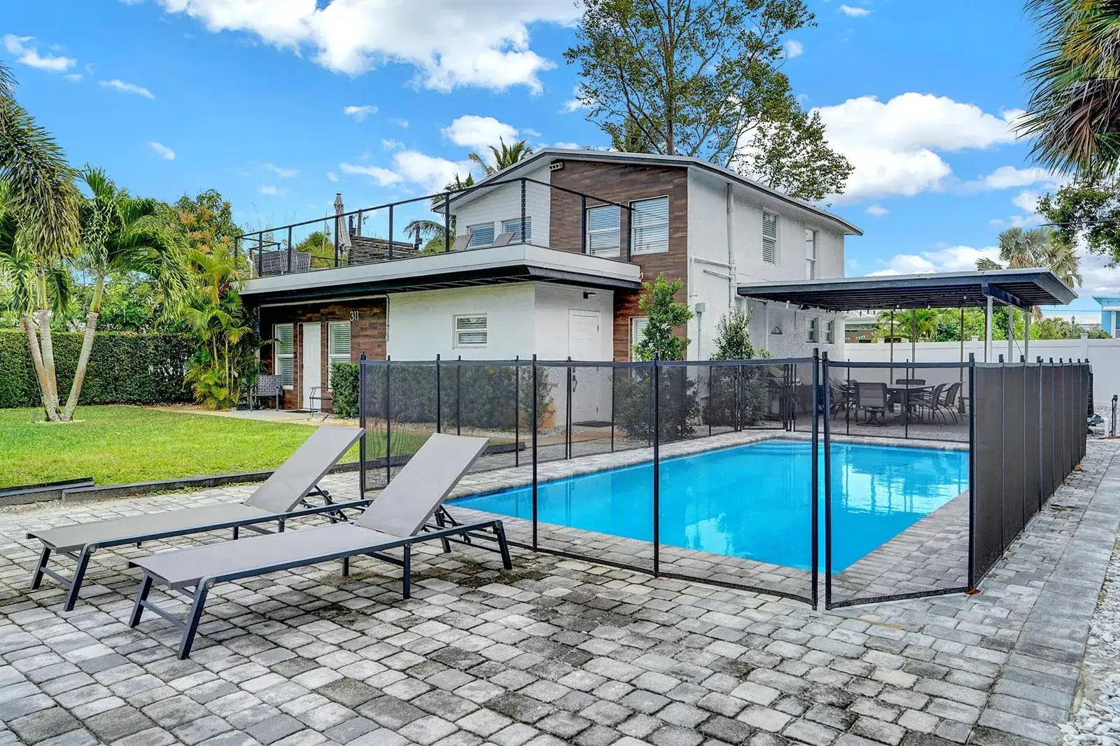 2 bedroom 2 bath Residential Lease for rent at 311 SE 3rd Avenue, Delray Beach FL 33483