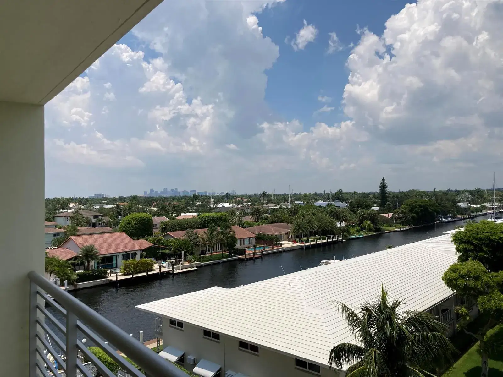 1 bedroom 1 bath Residential for sale at 2900 NE 30th Street, Fort Lauderdale FL 33306