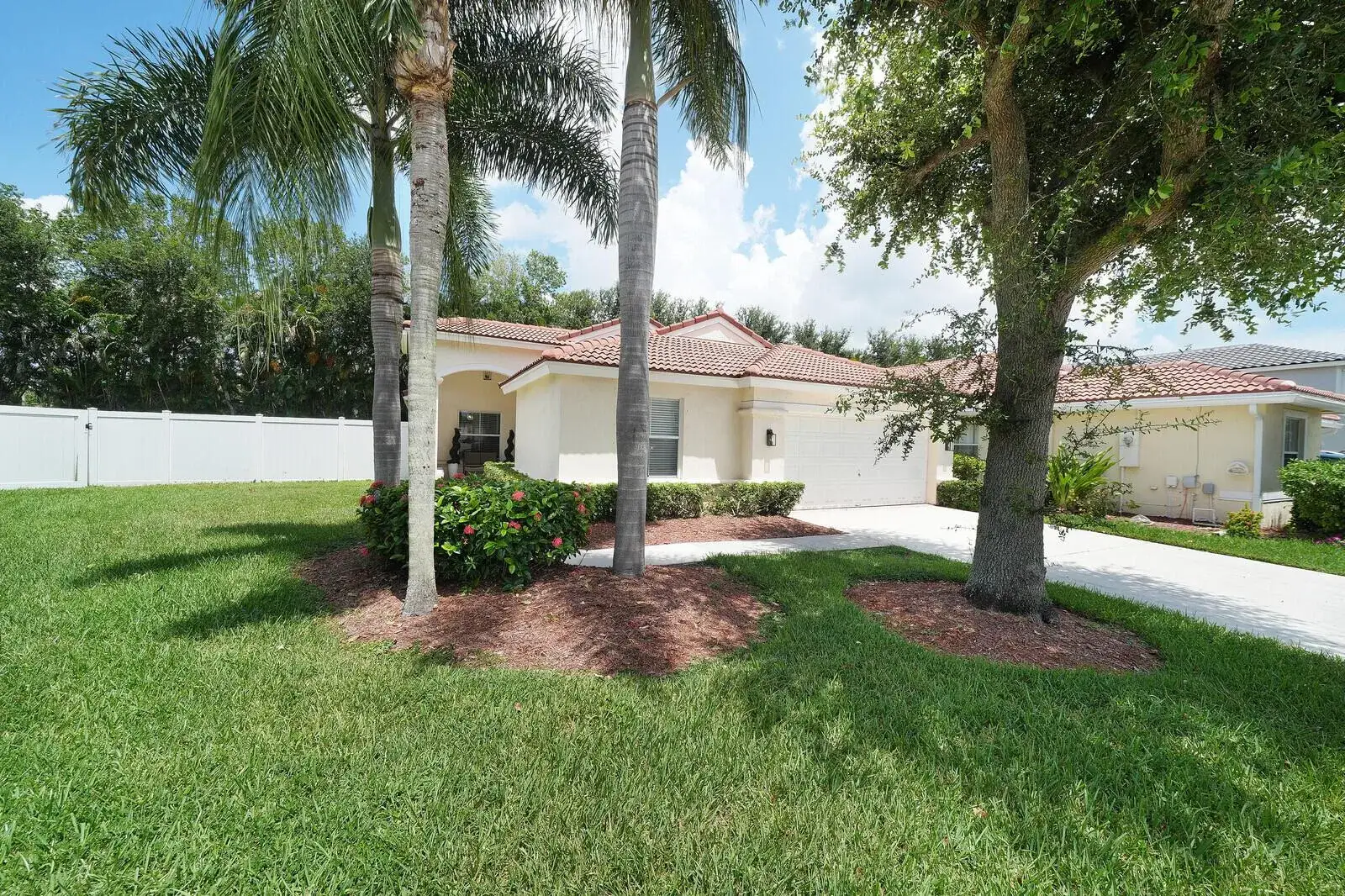 3 bedroom 2 bath Residential for sale at 6376 Barton Creek Circle, Lake Worth FL 33463
