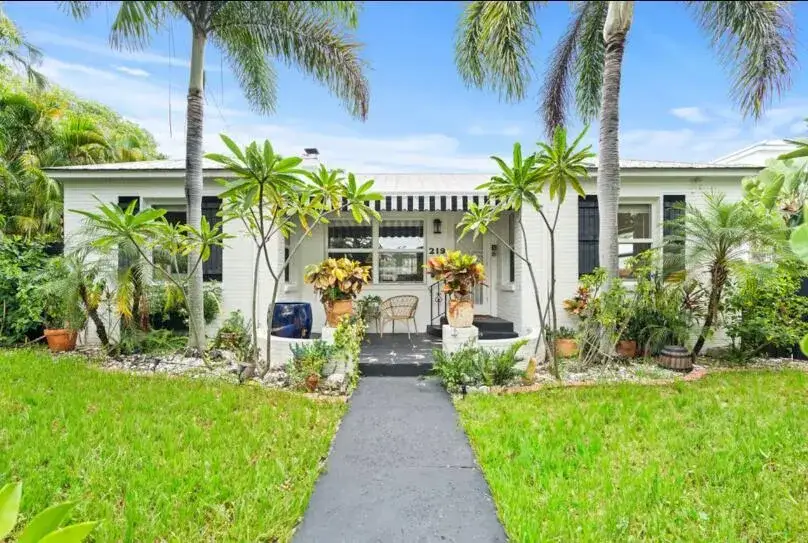 3 bedroom 2 bath Residential Lease for rent at 219 31st Street, West Palm Beach FL 33407