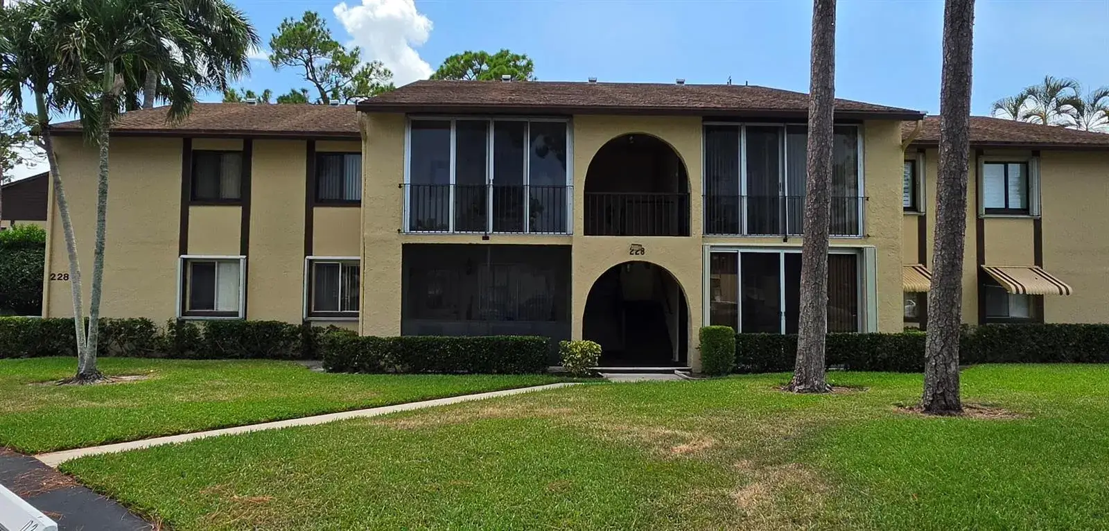 2 bedroom 2 bath Residential for sale at 228 Pine HOV Circle # A2, FL 33463