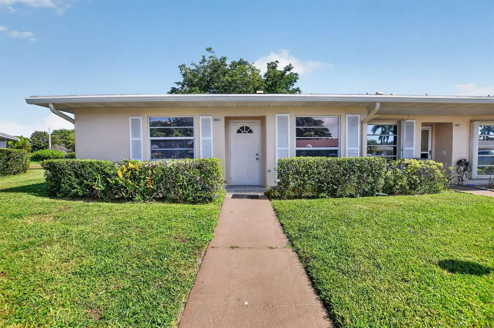 2 bedroom 2 bath Residential for sale at 8681 BOCA Drive # 20, Boca Raton FL 33433