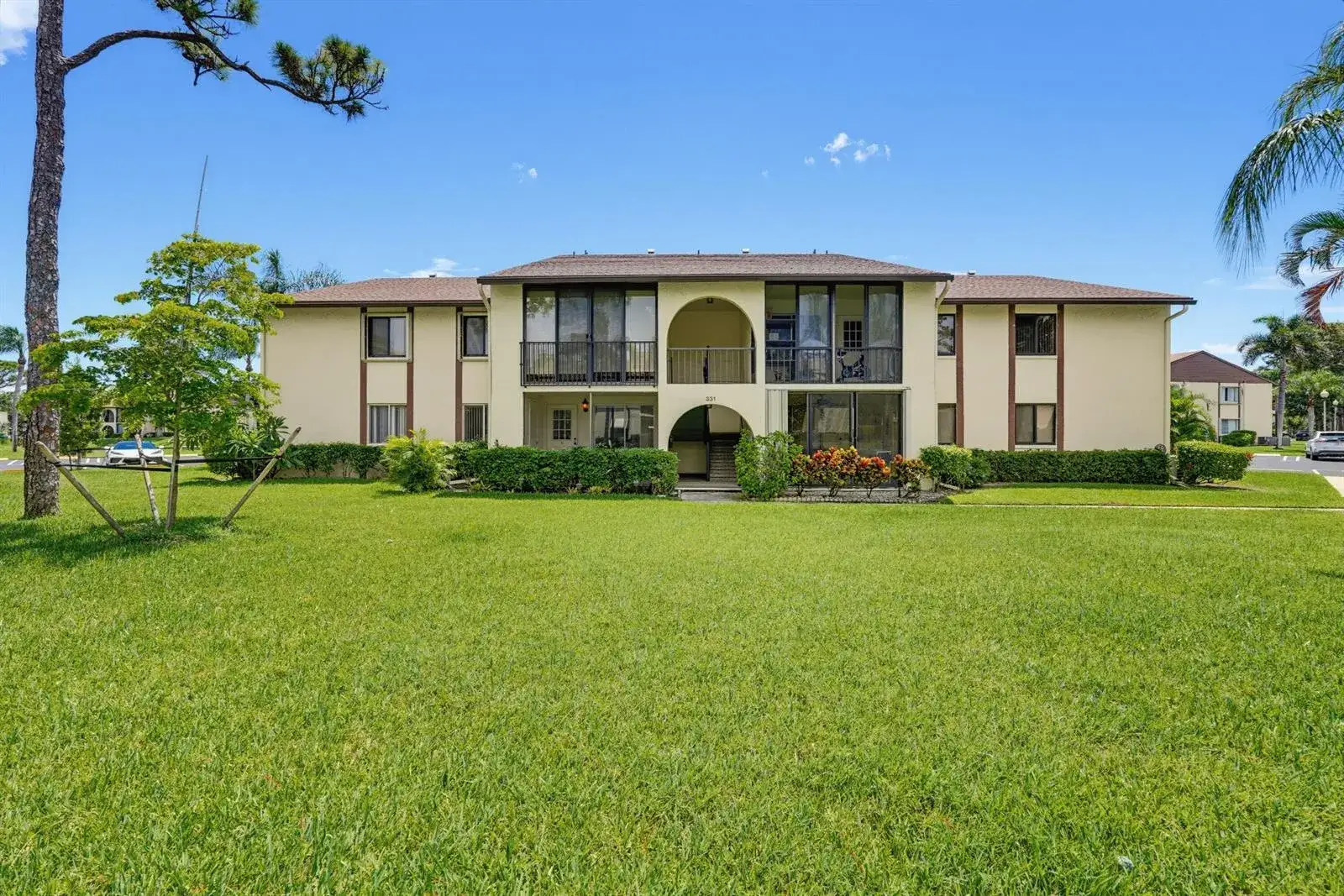 2 bedroom 2 bath Residential for sale at 331 Knotty Pine Circle # 1, FL 33463