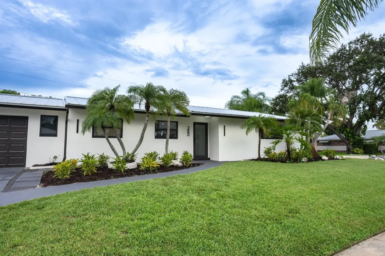 3 bedroom 3 bath Residential for sale at 360 Saturn Avenue, Tequesta FL 33469