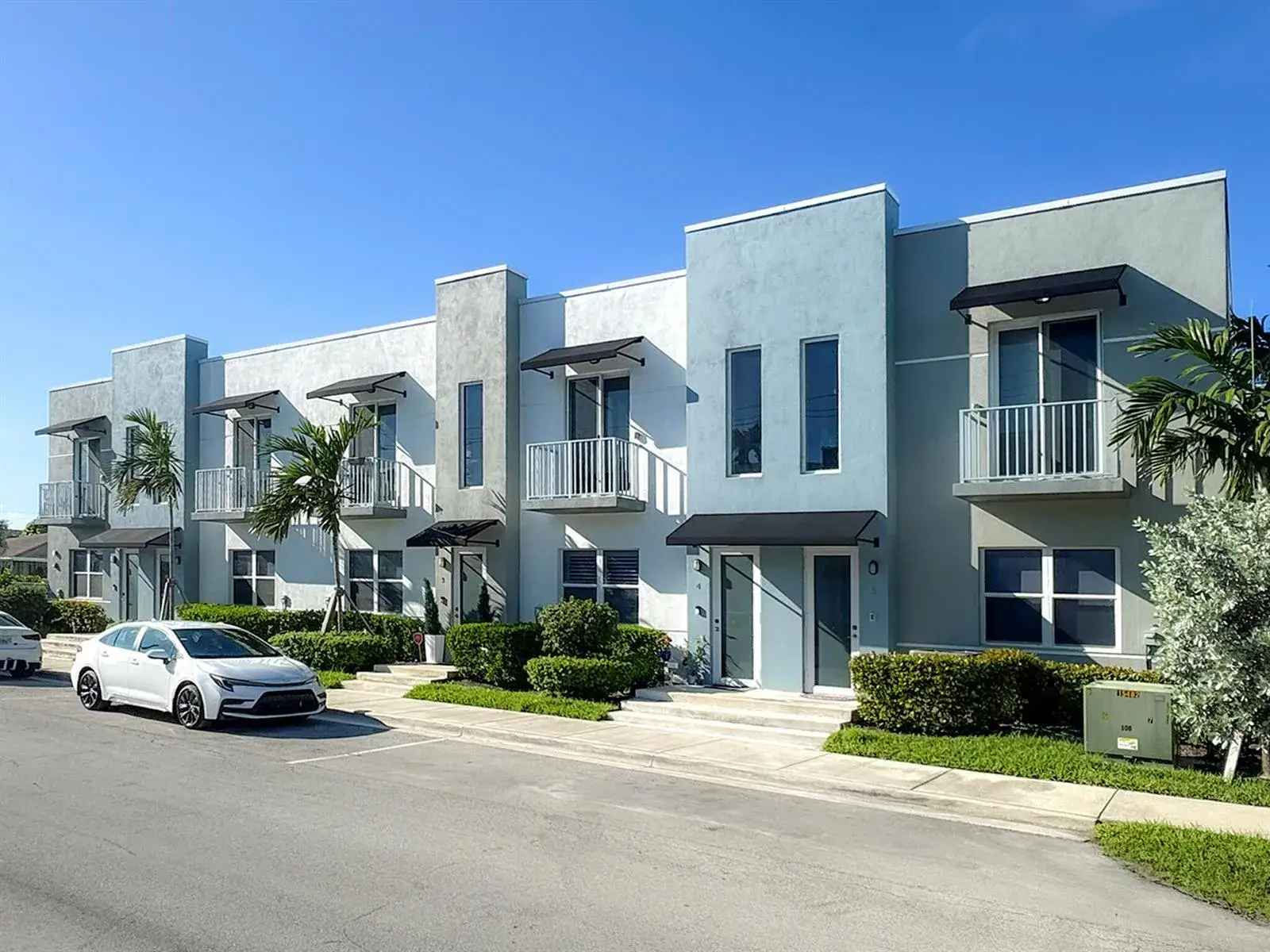 2 bedroom 2 bath Residential Lease for rent at 405 NE 35TH Court # 2, Oakland Park FL 33334