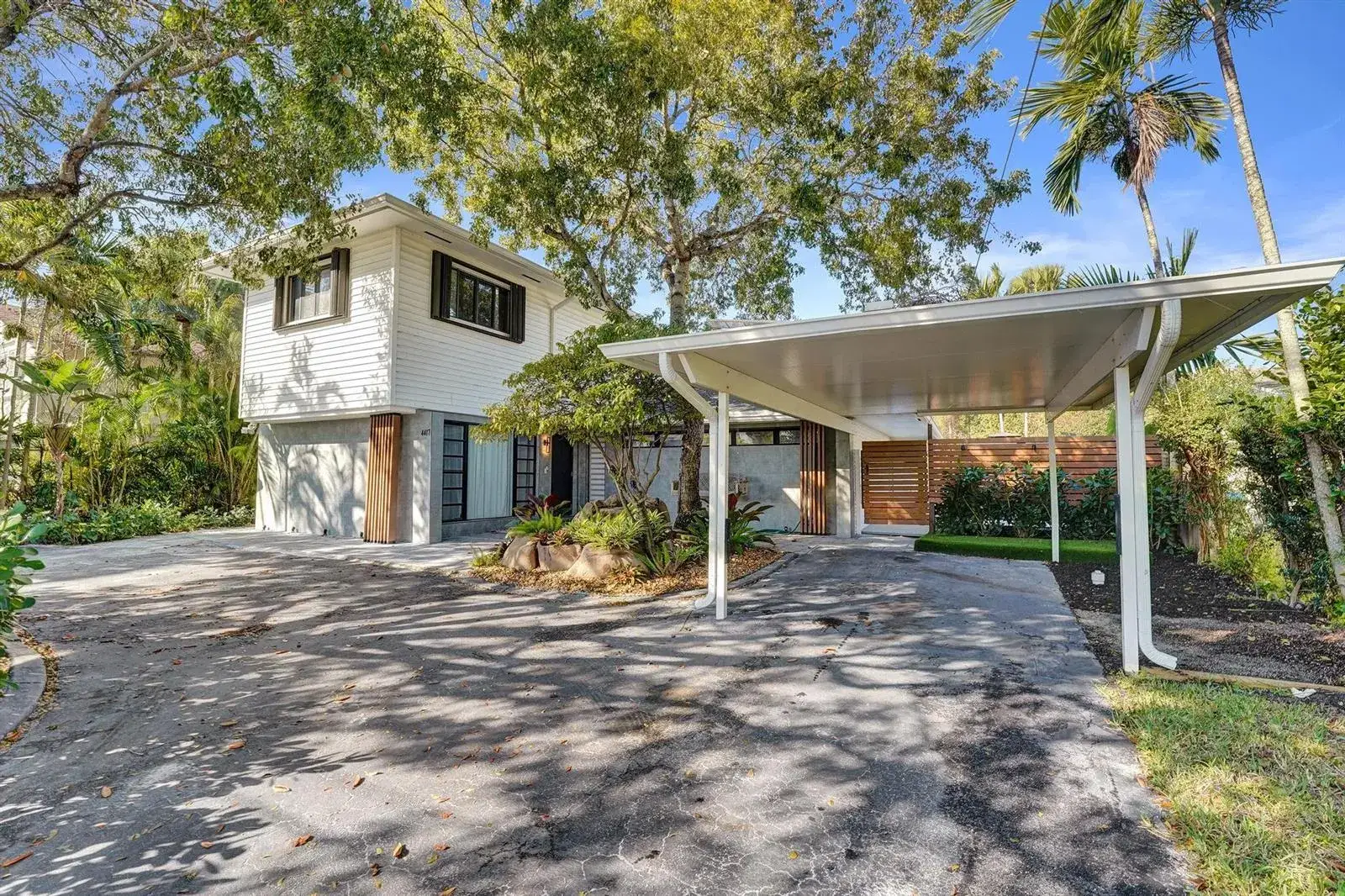 4 bedroom 4 bath Residential for sale at 4417 SW 38th Terrace, Fort Lauderdale FL 33312