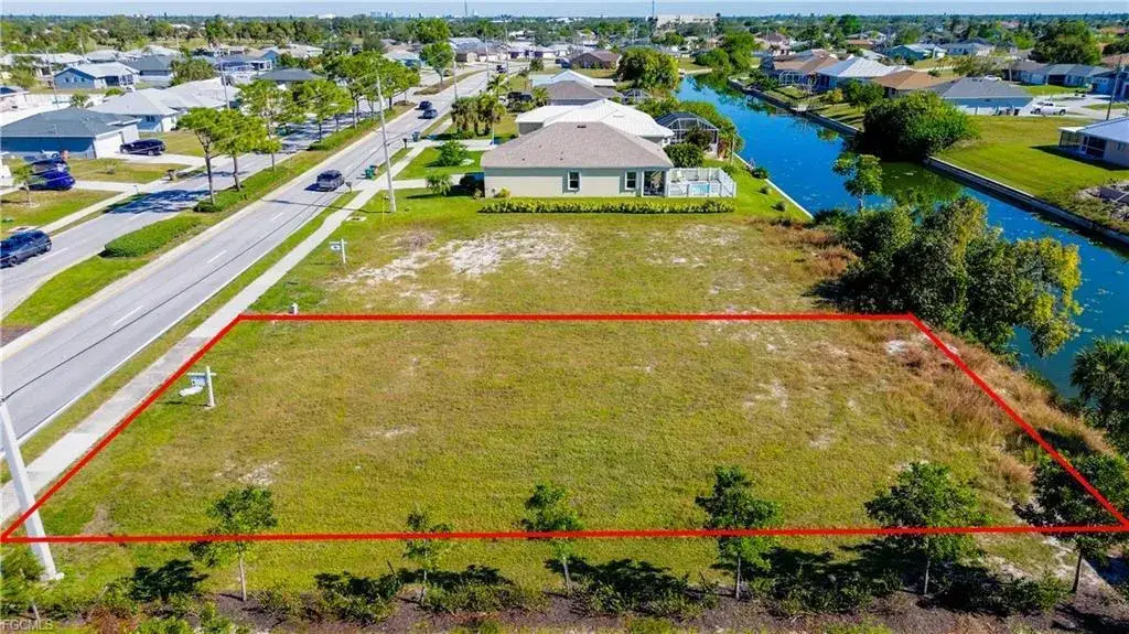 132 NICHOLAS Parkway E, Cape Coral FL 33990