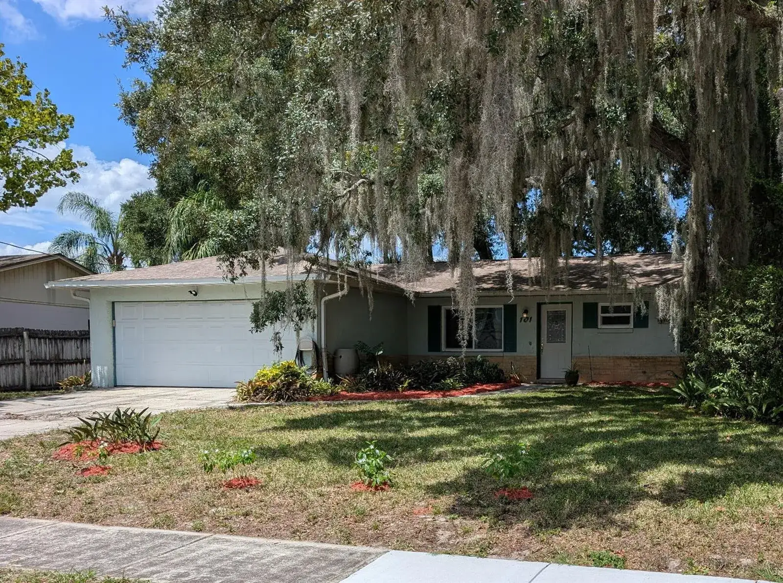 3 bedroom 2 bath Residential for sale at 101 E High Street, FL 32765