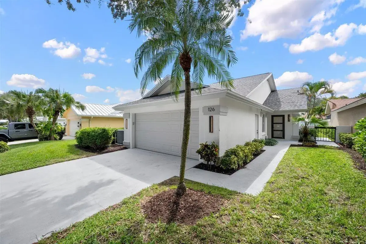 3 bedroom 2 bath Residential for sale at 126 Cape Pointe Circle, Jupiter FL 33477