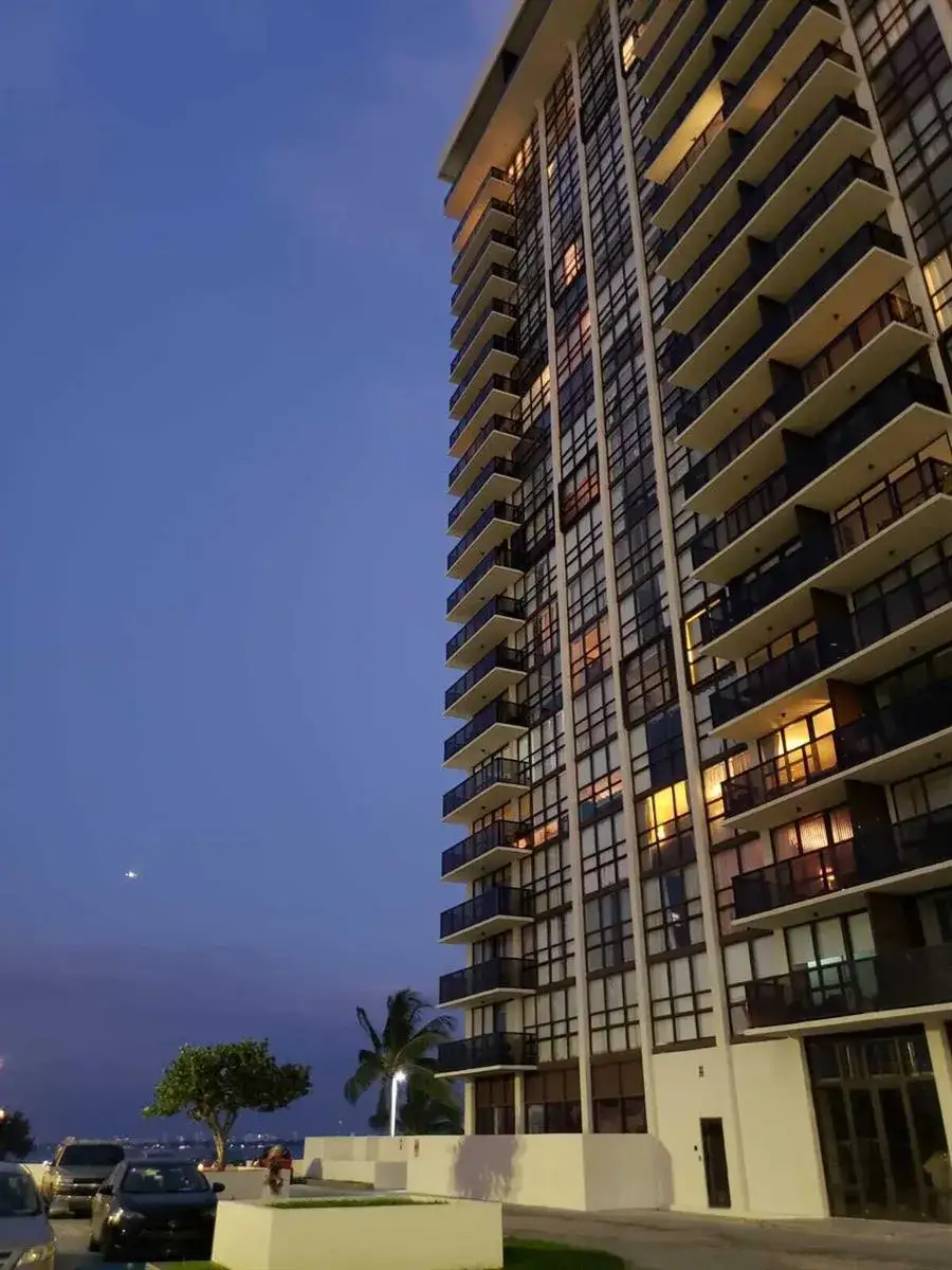 2 bedroom 1 bath Residential Lease for rent at 600 NE 36th # 510, Miami FL 33137