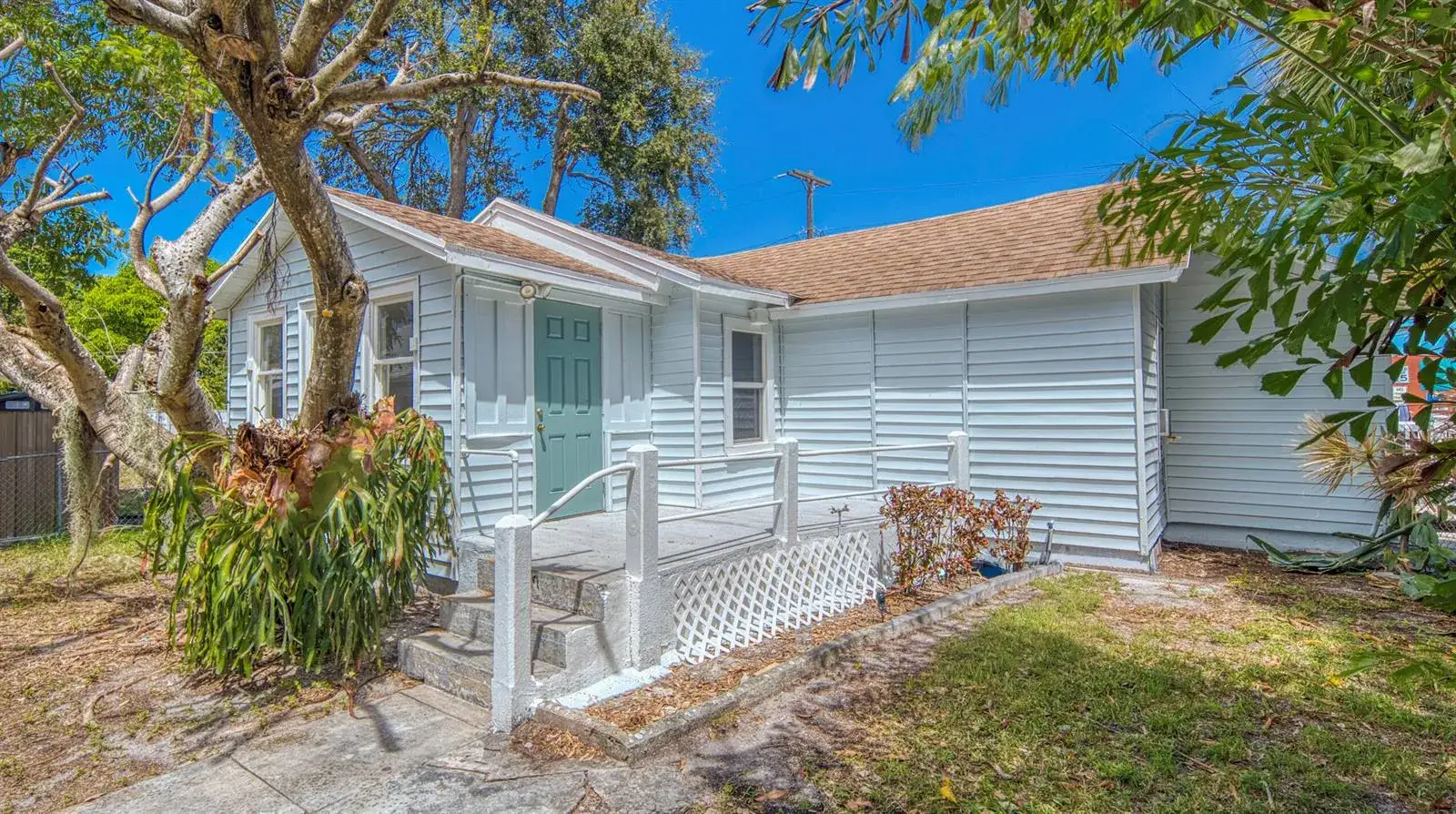 2 bedroom 1 bath Residential for sale at 708 N H Street, FL 33460