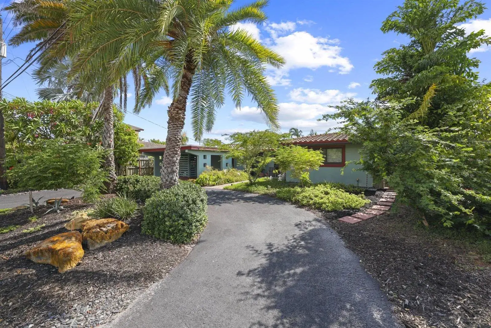 2332 NE 17th Terrace, Wilton Manors FL 33305