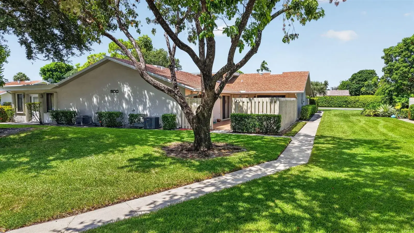 2 bedroom 2 bath Residential for sale at 900 NW 30th Avenue # C, Delray Beach FL 33445
