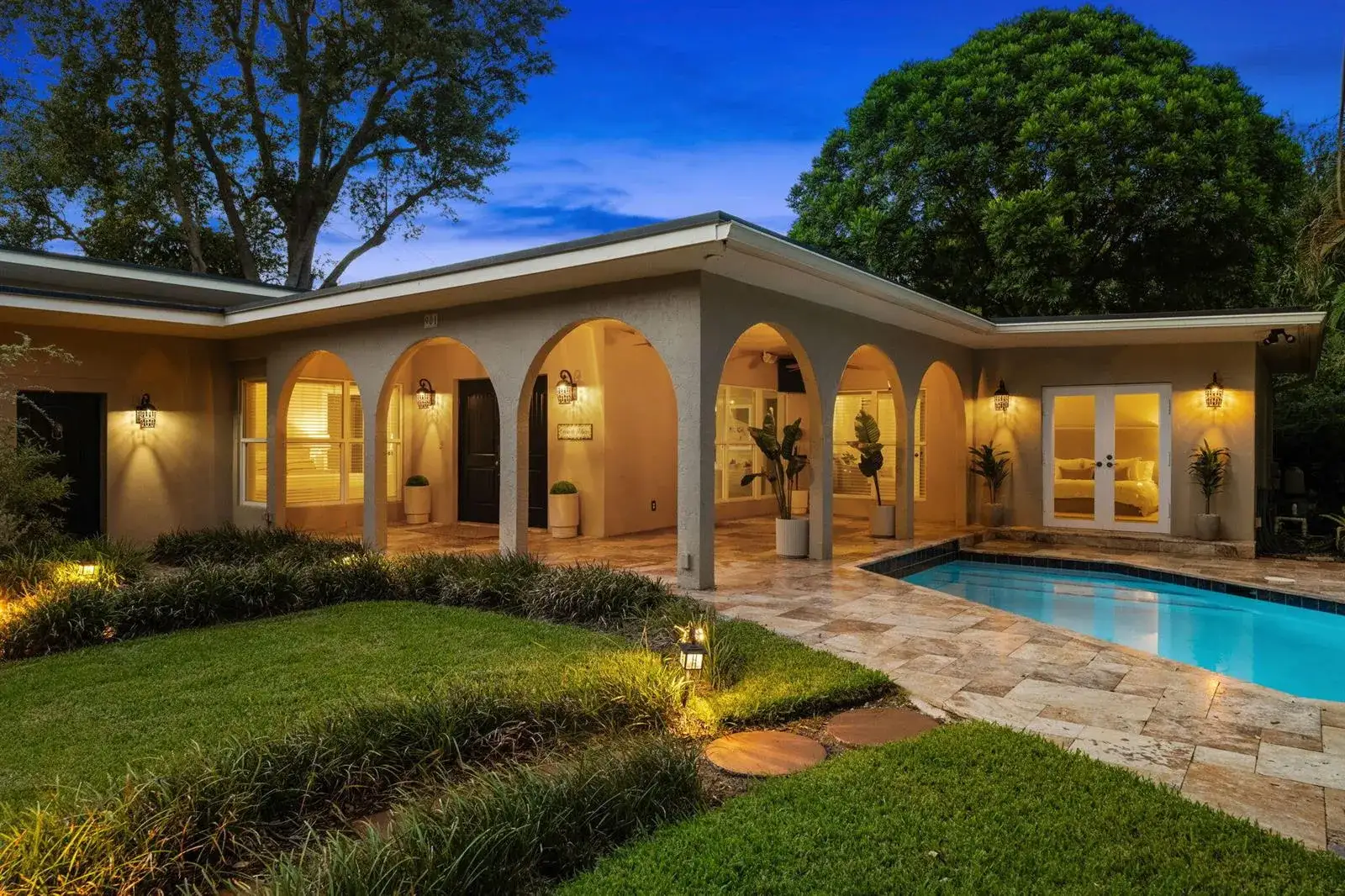 3 bedroom 2 bath Residential for sale at 901 SE 6TH Street, Fort Lauderdale FL 33301