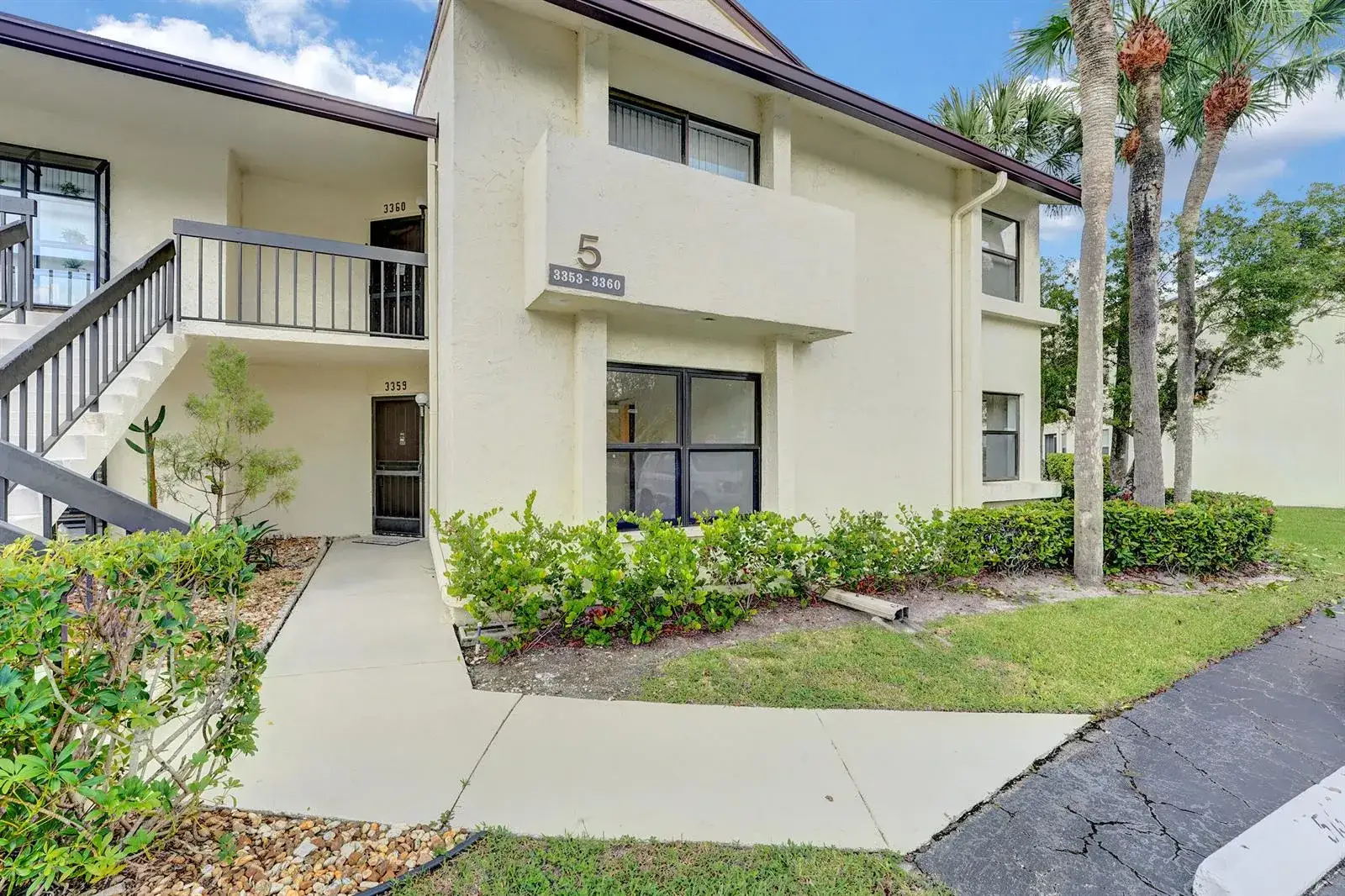 3 bedroom 2 bath Residential for sale at 3359 Lucerne Park Drive, FL 33467