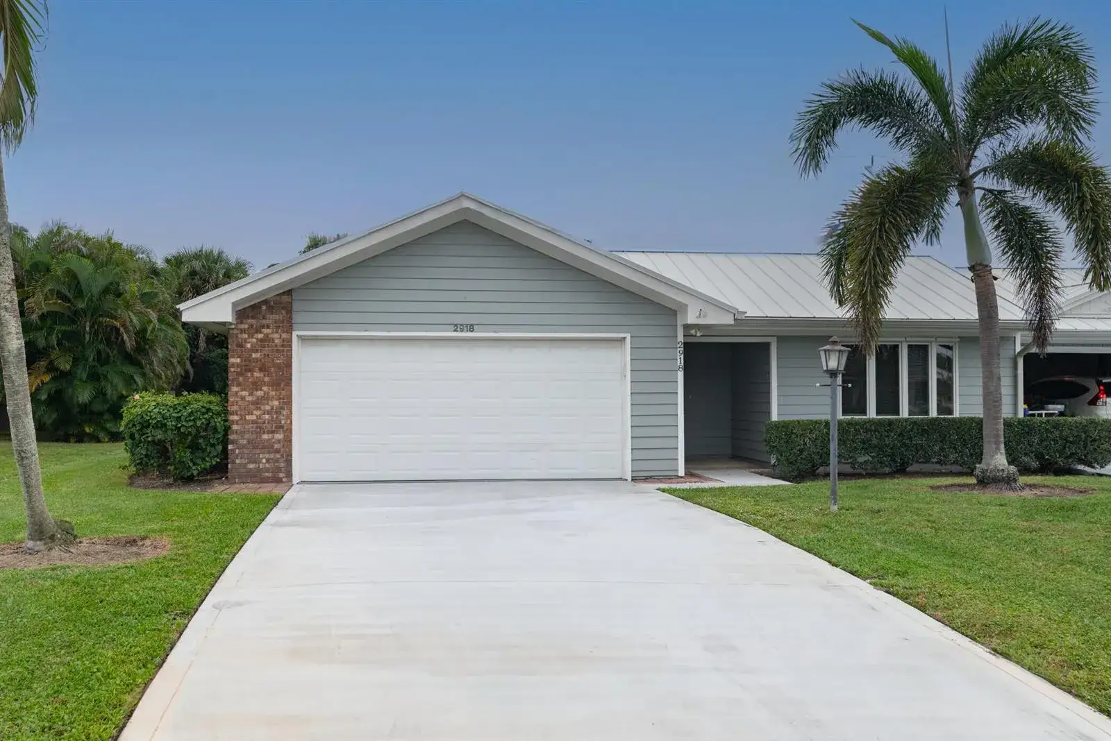 2 bedroom 2 bath Residential for sale at 2918 SE Fairway W, Stuart FL 34997