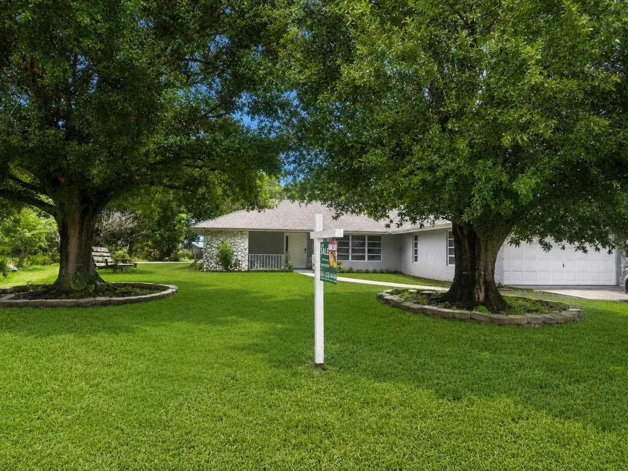 3 bedroom 2 bath Residential for sale at 2082 SE Hanford Road, Port St. Lucie FL 34952