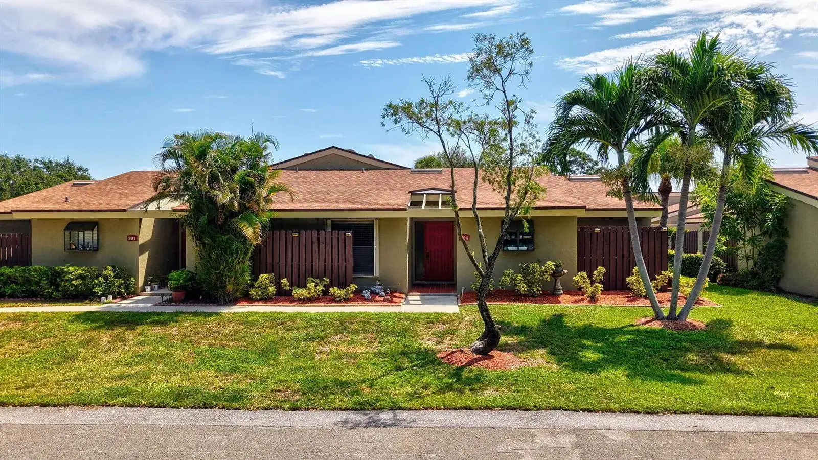 2 bedroom 2 bath Residential for sale at 204 Meadows Drive, Boynton Beach FL 33436