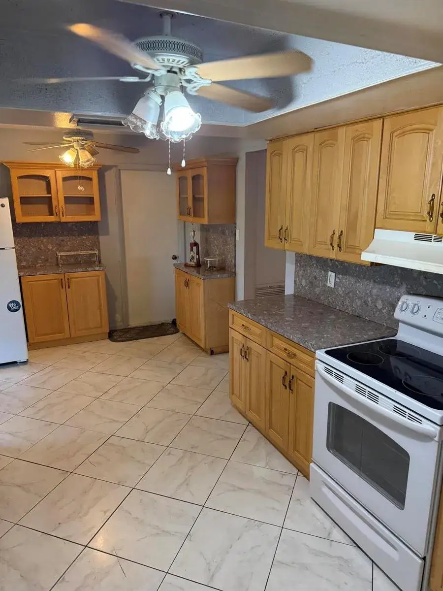 2 bedroom 2 bath Residential for sale at 7250 NW 8TH Court, Margate FL 33063