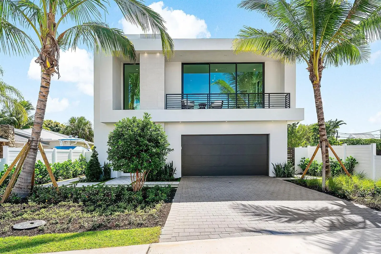 4 bedroom 4 bath Residential for sale at 718 LAKE Avenue N, Delray Beach FL 33483