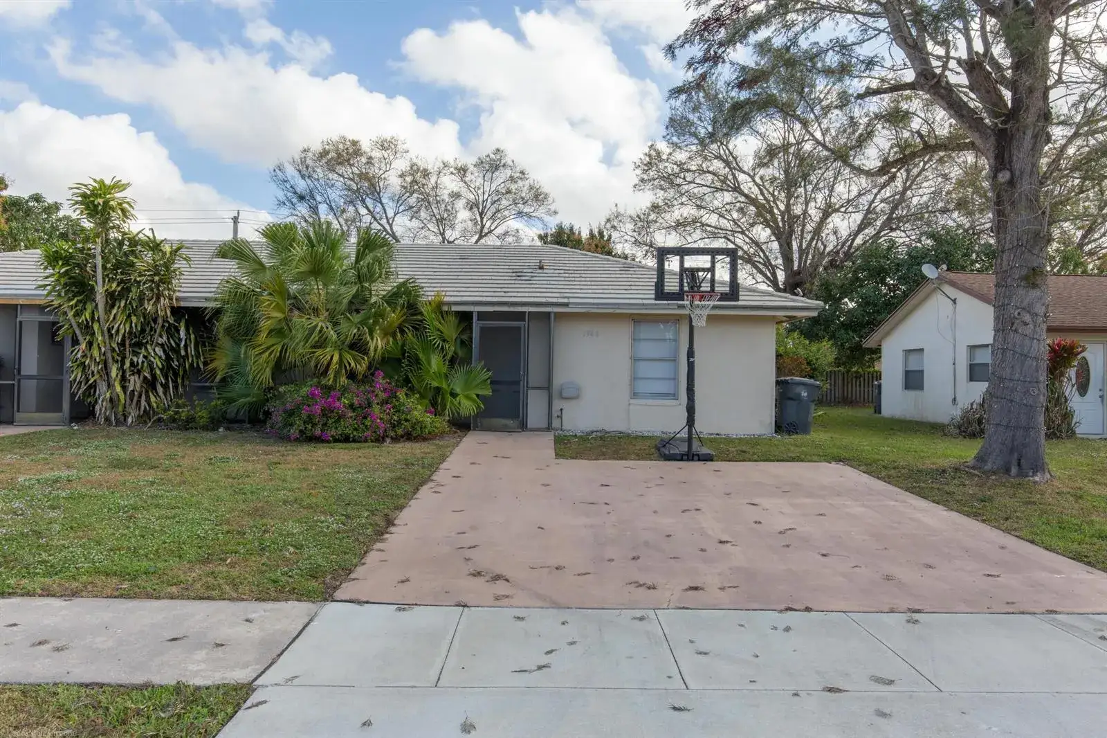2 bedroom 2 bath Residential Lease for rent at 1348 Riverside Circle, Wellington FL 33414