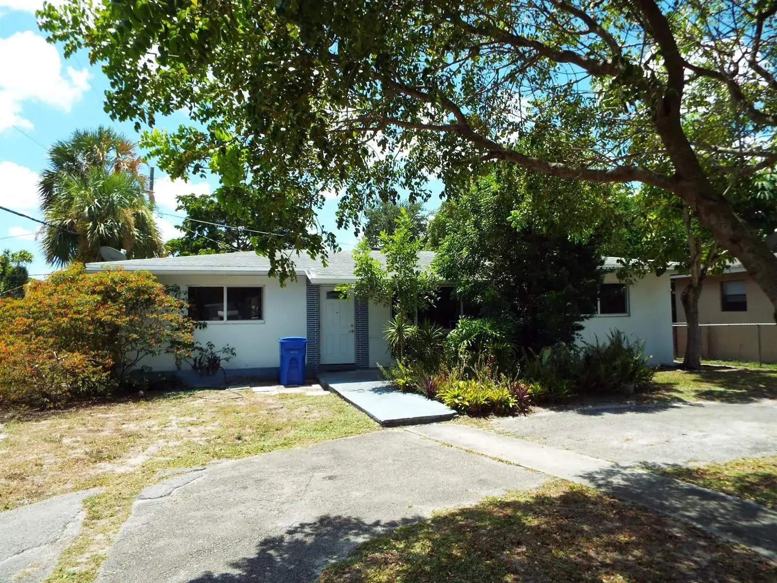 3 bedroom 2 bath Residential for sale at 2600 SW 5th Street, Fort Lauderdale FL 33312