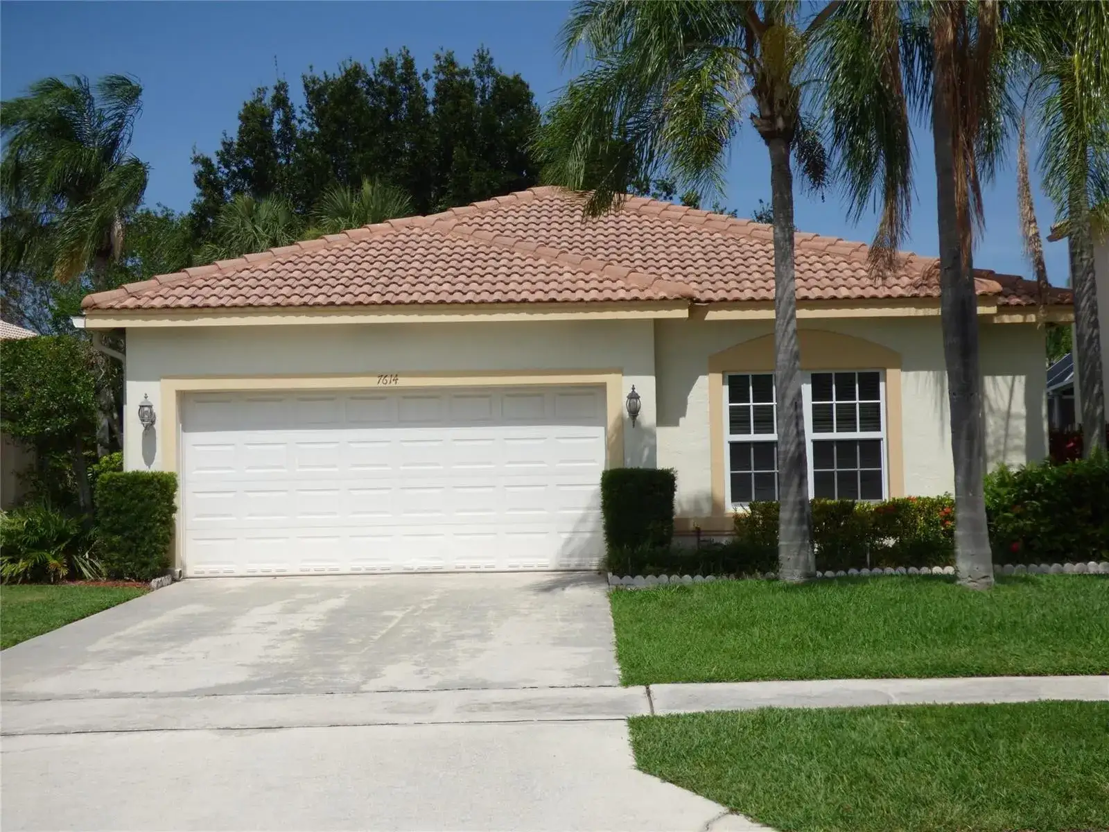 3 bedroom 2 bath Residential Lease for rent at 7614 COLONY LAKE Drive, Boynton Beach FL 33436