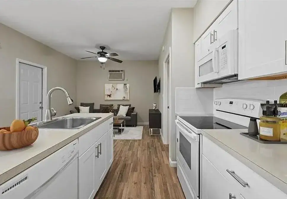 1 bedroom 1 bath Residential Lease for rent at 1620 MONROE Street Rear, Hollywood FL 33020
