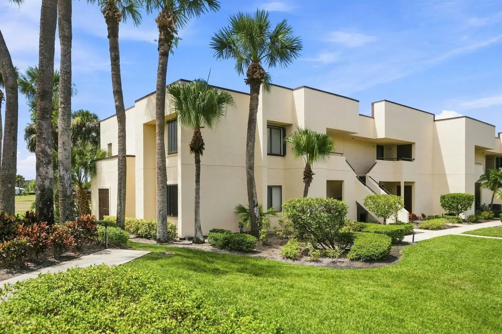 3 bedroom 2 bath Residential for sale at 6940 SE CONSTITUTION # 201, Hobe Sound FL 33455