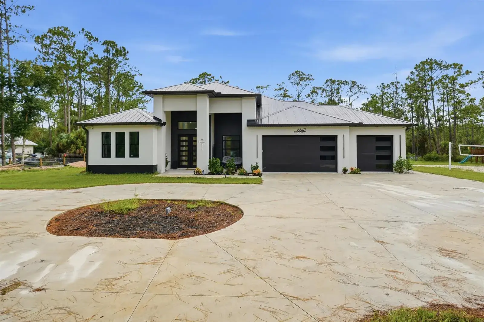 5 bedroom 3 bath Residential for sale at 6547 BEEDLA Street, North Port FL 34291