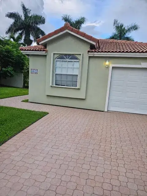 3 bedroom 2 bath Residential for sale at 10627 NW 7TH Street, Pembroke Pines FL 33026