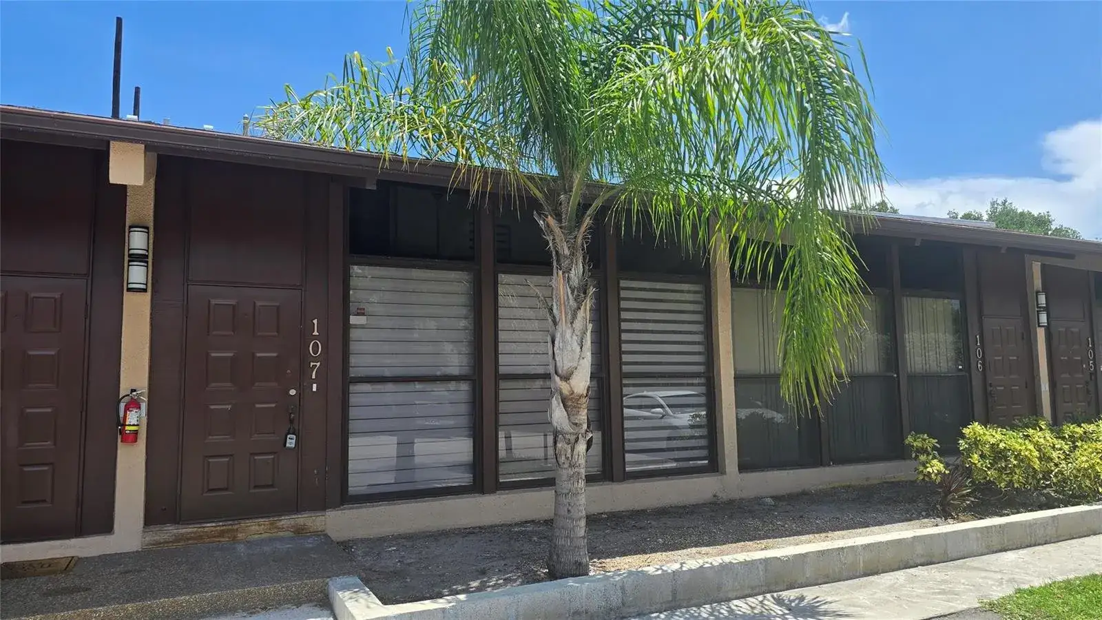 3 bedroom 3 bath Residential Lease for rent at 2421 N 40TH Avenue # 107, Hollywood FL 33021