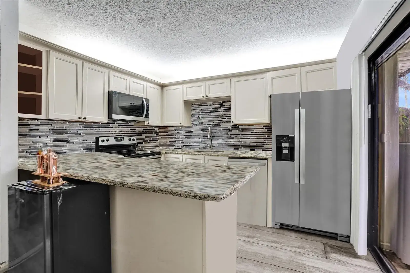 2 bedroom 2 bath Residential for sale at 9993 NW 7th Street, Plantation FL 33324