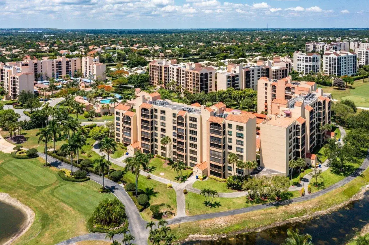 3 bedroom 2 bath Residential for sale at 7201 PROMENADE Drive # 101, Boca Raton FL 33433