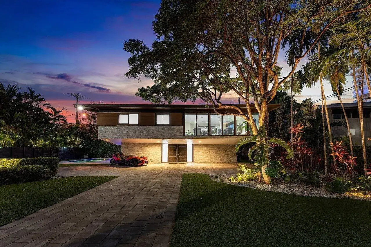 2601 NE 8TH Street, Fort Lauderdale FL 33304