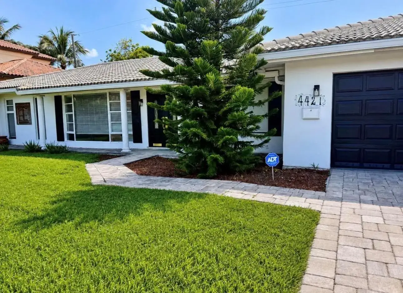 4421 NE 23RD Avenue, Lighthouse Point FL 33064