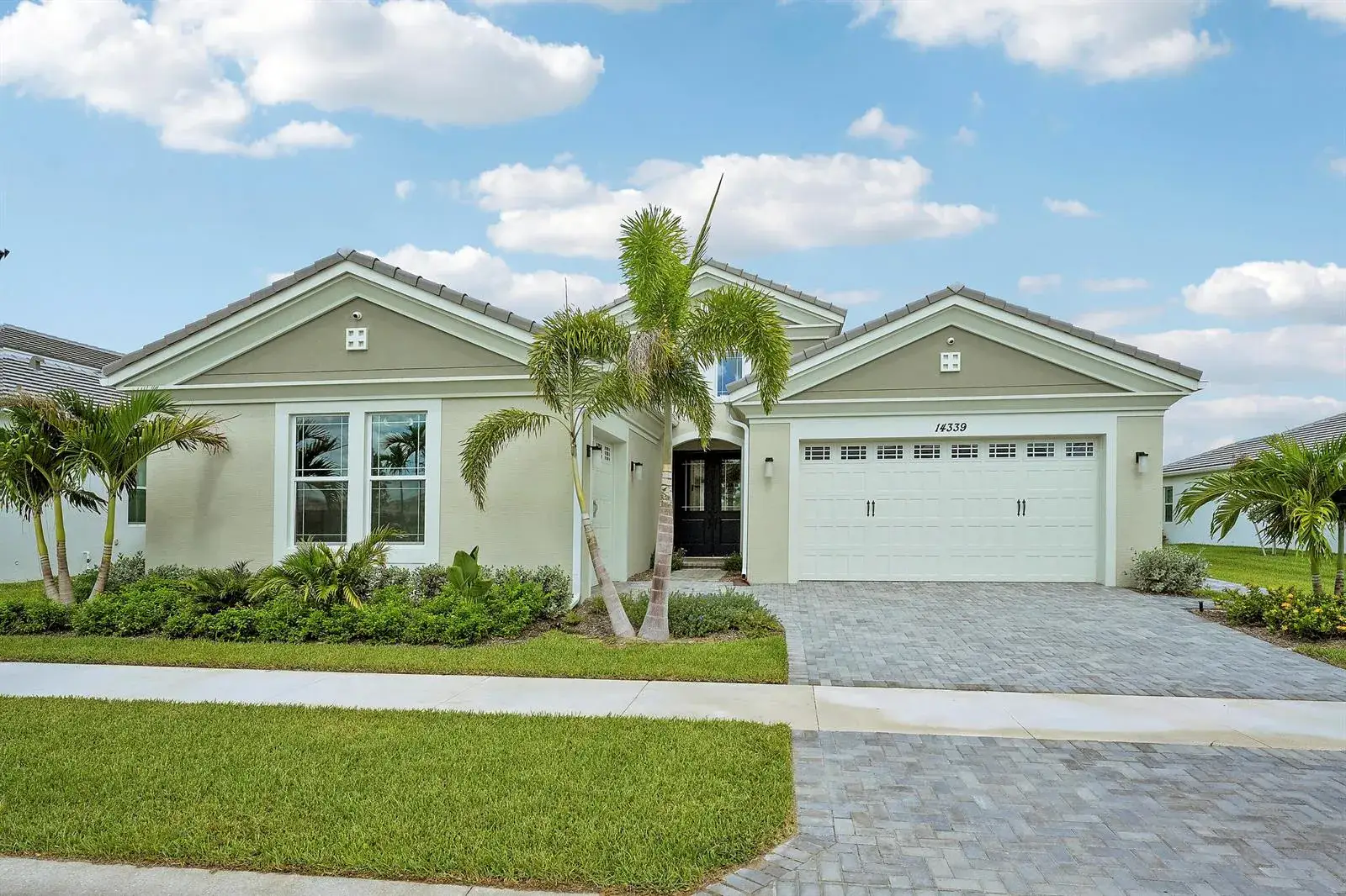 3 bedroom 3 bath Residential for sale at 14339 SPRUCE PINE Drive, FL 33470