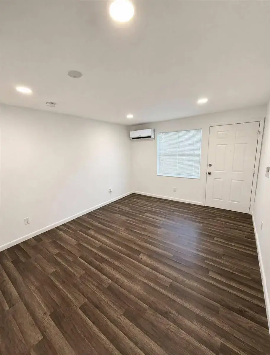1 bath Residential Lease for rent at 1725 NE 148TH Street # 2, Miami FL 33181