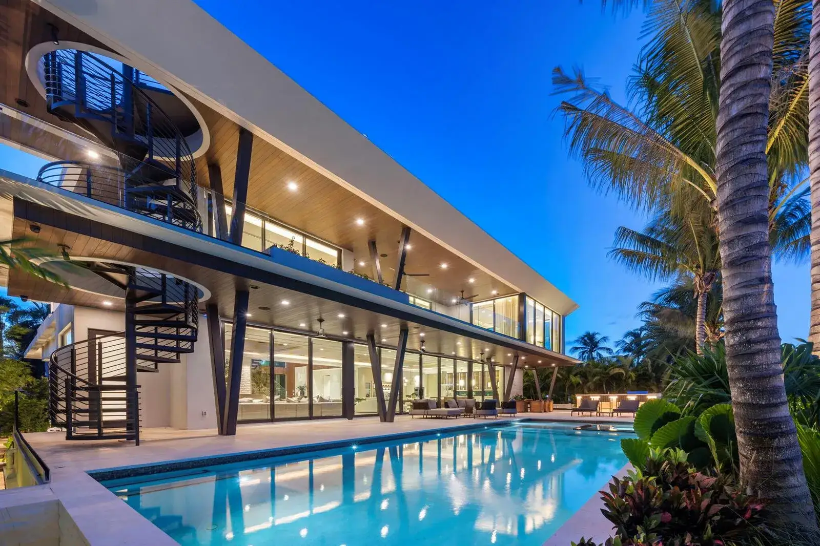 5 bedroom 8 bath Residential for sale at 600 Solar Isle Drive, Fort Lauderdale FL 33301