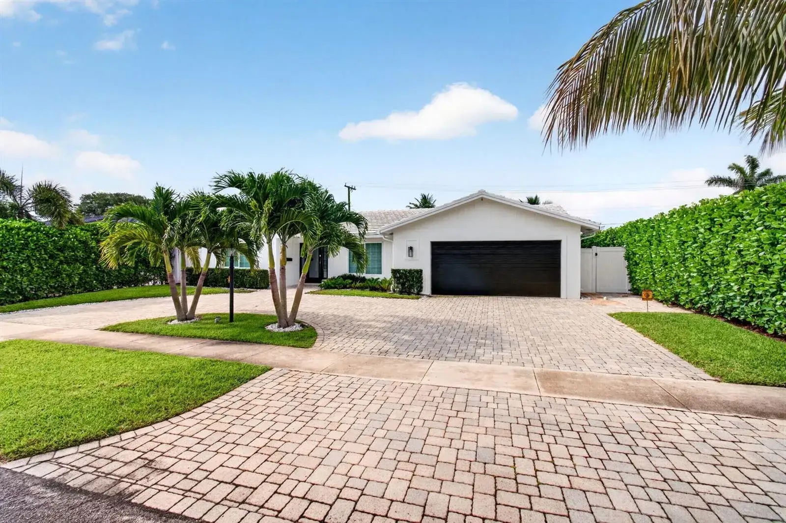 3 bedroom 3 bath Residential Lease for rent at 998 SW 7th Street, Boca Raton FL 33486