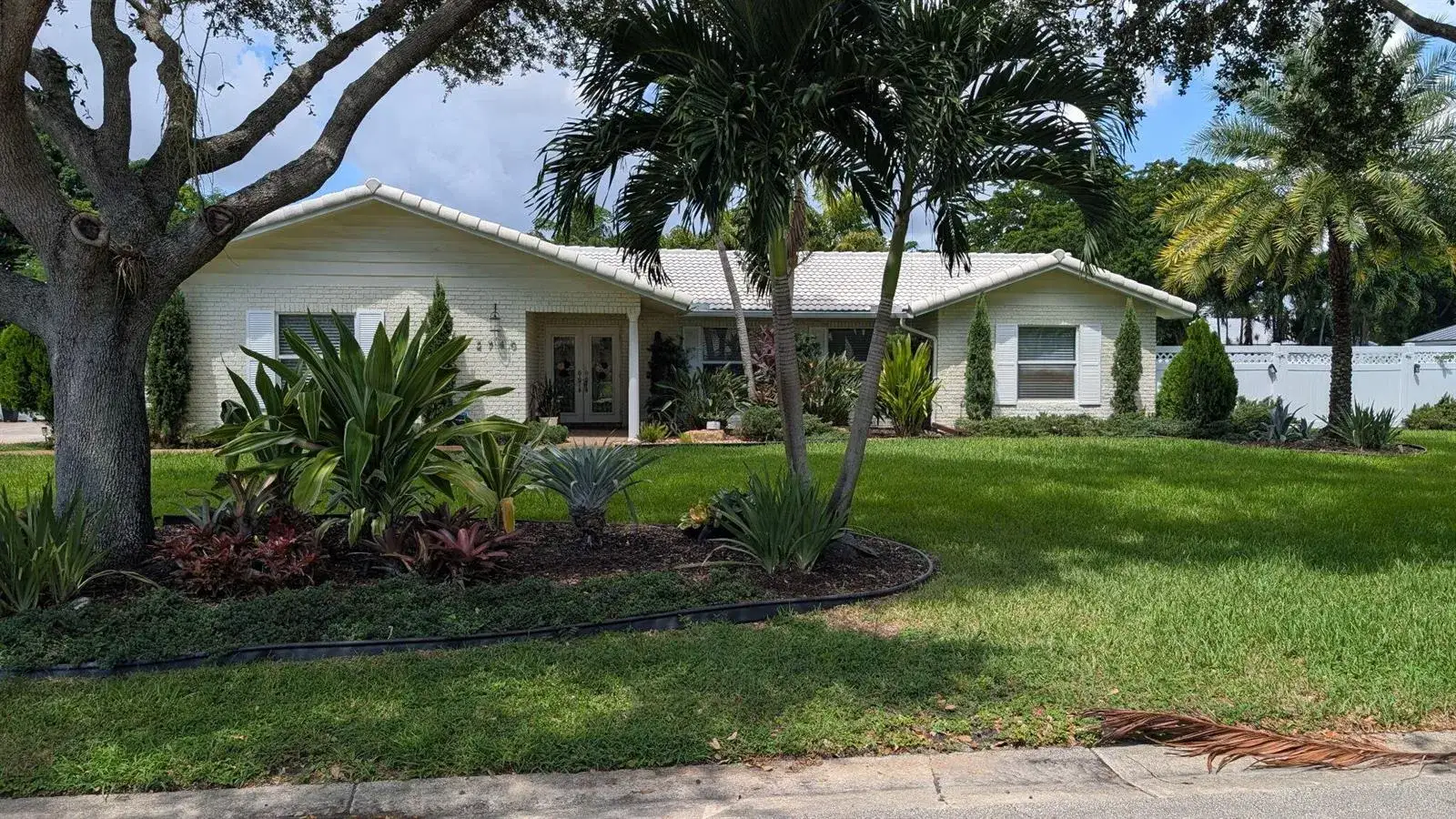 4 bedroom 2 bath Residential for sale at 2740 NW 106th Avenue, Coral Springs FL 33065