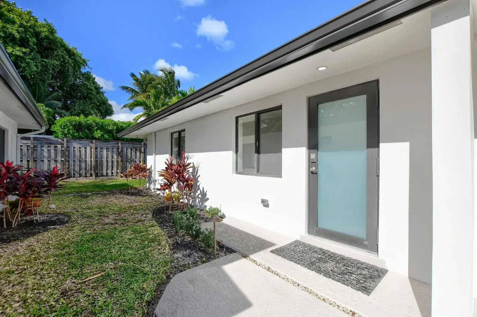 1 bedroom 1 bath Residential Lease for rent at 2503 OCEANVIEW Avenue # C, Delray Beach FL 33444