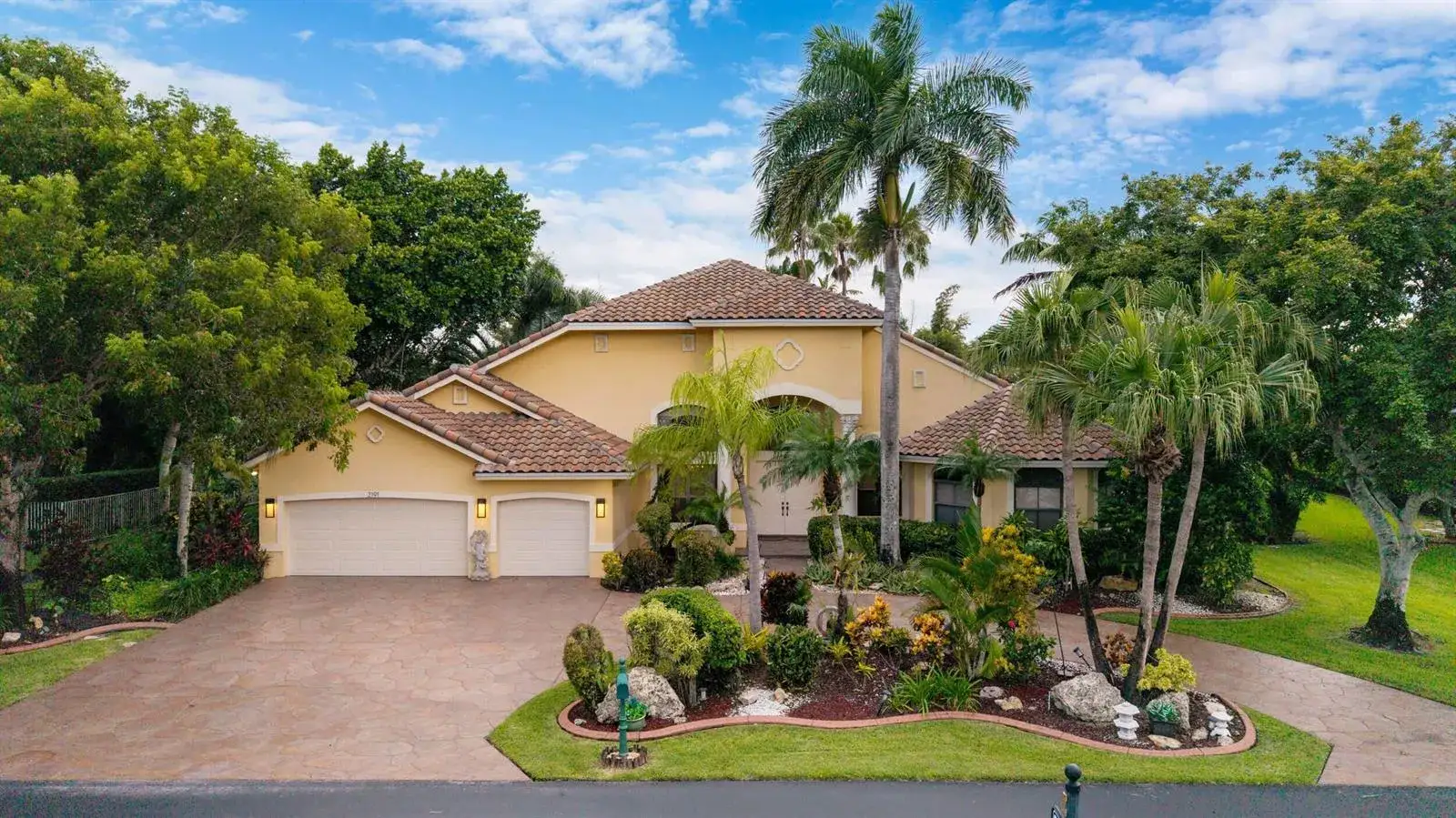 4 bedroom 3 bath Residential for sale at 2191 SW 131st Terrace, Davie FL 33325