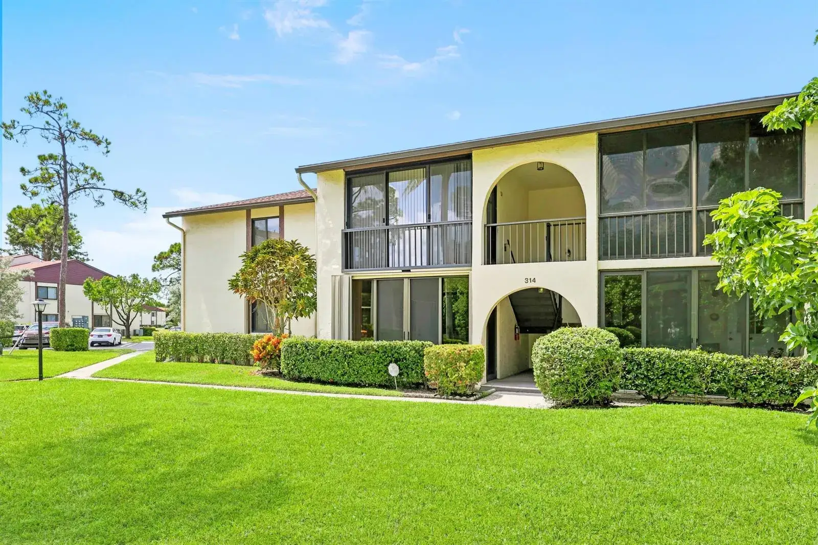 2 bedroom 2 bath Residential for sale at 314 Knotty Pine Circle # 1, FL 33463