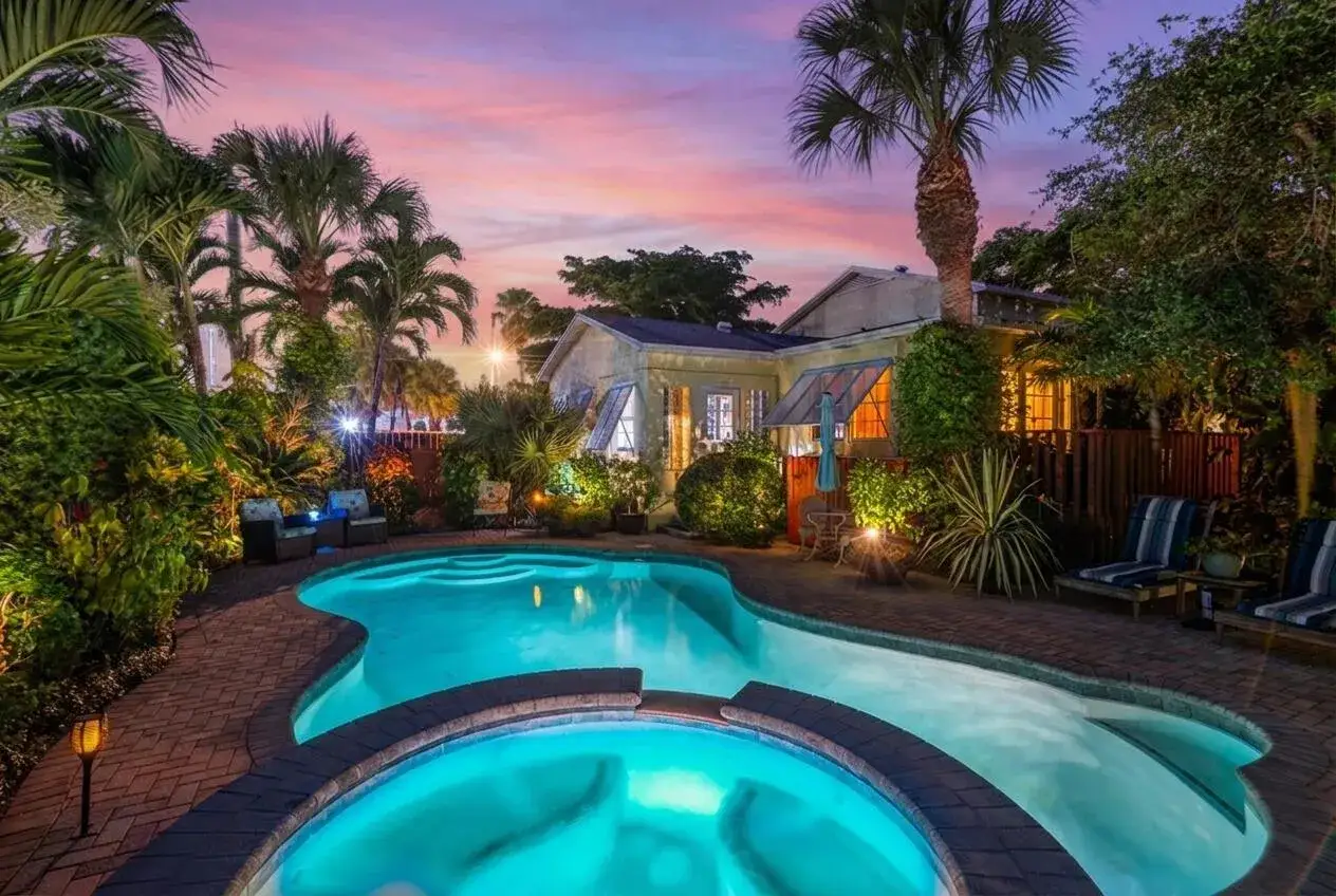 3 bedroom 2 bath Residential for sale at 126 S A Street, FL 33460