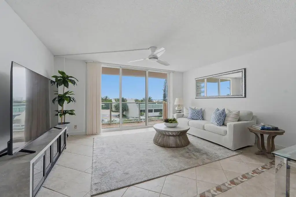 5440 N Ocean Drive # 203, Singer Island FL 33404