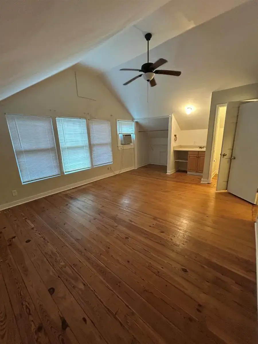 2 bedroom 1 bath Residential Lease for rent at 431 S M Street, Lake Worth FL 33460